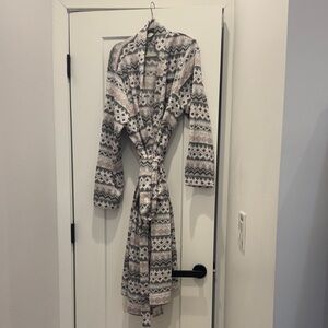 L.L. Bean Women's Robe with Pattern - Gray and Pink